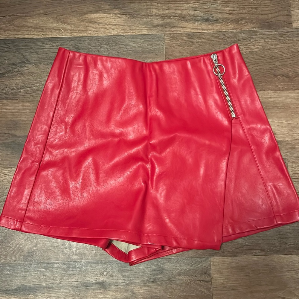 Red skort